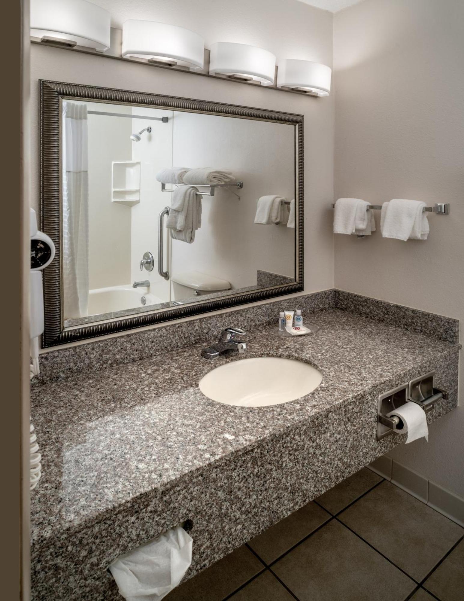 Hotel Clarion Pointe Beckley Habitación foto